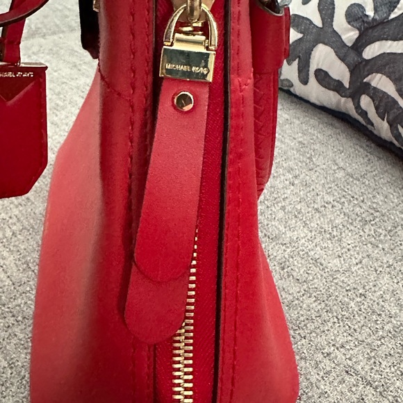 Michael Kors Blakley Red Handbag with strap and wallet NEW - Picture 3 of 16